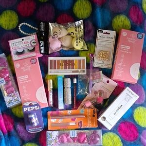 18 ITEM BUNDLE COMPLETE WITH PROFESSIONAL HAIR TRIMMER.LOTS MORE!!!